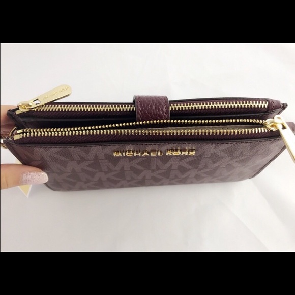 *SOLD* Authentic Michael Kors Wallet NWT - Picture 3 of 4